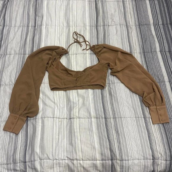 White Fox Brown Long Sleeves crop top open back - Picture 3 of 4